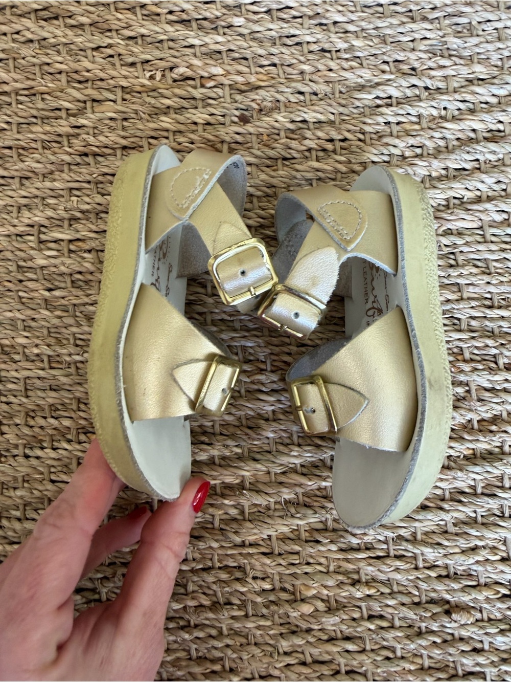 Girls Gold Leather Buckle Sandals - Kids - Picture 10 of 14